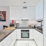 Stylish Waterfront 1 Bedroom W Pvt Beach Near Downtown