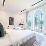 Luxury 3Br Private Villa And Elaborate Gardens