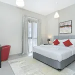 Beautiful Huge Apt I Fully- Furnished