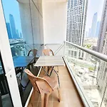 Rh- Relaxing Studio, Downtown With Private Balcony, Walk Away From Burj Khalifa