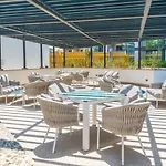 Eagles Nest !Fabulous 1 Bed Apartment!
