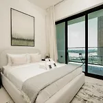 Mira Holiday Homes - Serviced 1 Bedroom With Canal View
