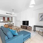 Fab Studio In Jbr With A Pool & View Dubai Skyline