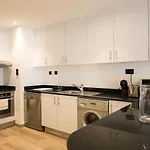 Deluxe 1 Bedroom Apartment - Elite Residence Dubai Marina - Sea View