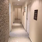 Couples Size Partition Room Near Financial Metro/Difc