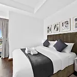 Stonetree - Elegant Studio In Goldcrest View