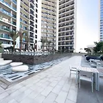 Cozy & Modern 1Br Apartment In Business Bay Walking Distance To The Metro