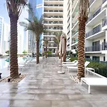 Cozy & Modern 1Br Apartment In Business Bay Walking Distance To The Metro