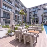 Fashionable Loft With Catamaran Net In Jvc