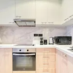 Spacious Studio At Sky Gardens Difc By Deluxe Holiday Homes