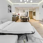 Beautiful 1 Bedroom In Port De La Mer