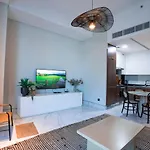 Elegant 1 Bedroom In J One