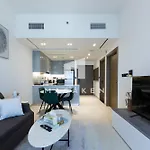 Furnished 1 Bedroom In Business With Burj View