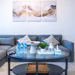 2Br Apartment In Harbour Views