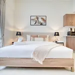 Stylish Studio Apartment At Casa Grande, Jvc By Deluxe Holiday Homes
