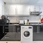 Charming Studio Escape With Unobstructed City View