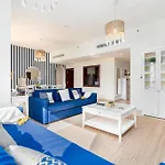 7 Beds / Jbr / Sea, Jbr Beach And Ain Dubai Views / 3 Min Walk From Jbr Beach / Large Groups And Families / Ideal Vacation Location
