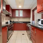 7 Beds / Jbr / Sea, Jbr Beach And Ain Dubai Views / 3 Min Walk From Jbr Beach / Large Groups And Families / Ideal Vacation Location