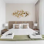 Refined & Welcoming 2Bdr In Forte Downtown-34