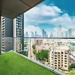 Modern 3Br + Maid Connected To Dubai Mall