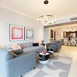Modern 3Br + Maid Connected To Dubai Mall