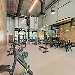 Vayk - Elegant Two Bedroom Apartment In Downtown