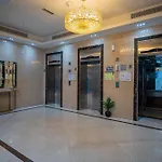 1 Bedroom Apartment With Marina View - Close To Metro