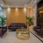 1 Bedroom Apartment With Marina View - Close To Metro