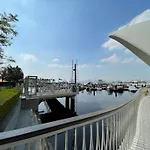 Ashri Hh, Luxurious Apt In Creek