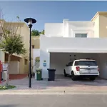 Stunning 4 Bedroom Villa At The Lakes