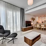 Splendid Sea View Apartment In La Vie By Dubai