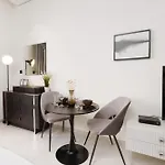 Cozy Studio In Beverly Residence, Jvc By Suiteable