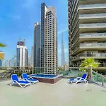 Spacious 1Br Apartment At Elite Downtown Residence By Anw