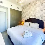 Cozy Apartment With City Views Next To Burj Khalifa 166Fo1-2
