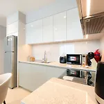 Burj Royale Luxury 1B Balcony & City View Downtown