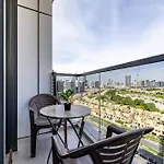 V2 Tower Sports City I Studio
