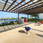 Sea View 3 Bd Apartment In La Mer Near The Beach