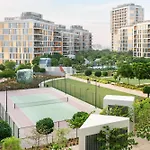 Modern 1-Bedroom Apartment In Family-Friendly Residence With Swimming Pool, Gym & Free Parking.