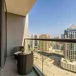 Business Bay Exquisite Living Experience-Suiteable