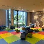 Family Apt - Huge Terrace & Playground Access