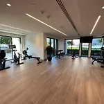 Direct Burj Khalifa Views / 5 Min Walk From Dubai Mall / Designer Choice / 6 People / New Building / Balcony
