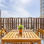 Dubai Creek Escape: Luxury 3Br Nautical Grandeur