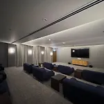 Magnificent - Cozy 2 Bhk Retreat In Downtown Dubai