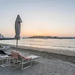 High Floor Beachfront 1Br W Sunset & Sea View!