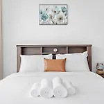 1Br Flat Close To Famous The Els Club Golf Course