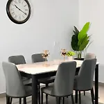 Al Wahid Holiday Homes