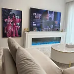 2 Bedroom Located In The Heart Of Downtown