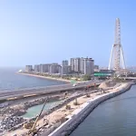 Blazing Apartment By The Seaside - Suiteable