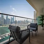 Waterfront ,High Floor 2Bed With Private Beach Access