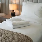 Waterfront ,High Floor 2Bed With Private Beach Access
